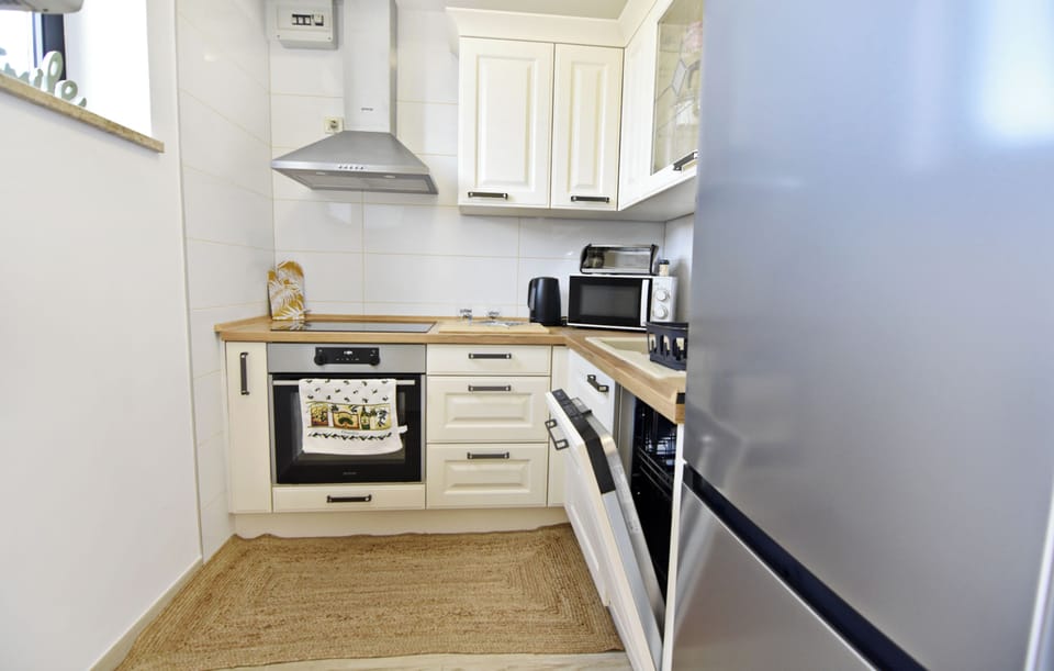 Apartment, 1 Bedroom, Patio, Garden View | Interior