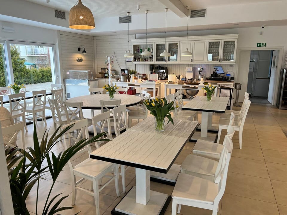 Apartment | Dining