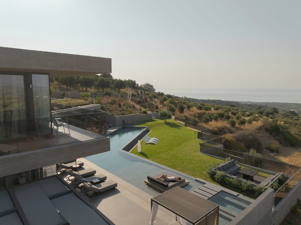 Discover elevated island living across Esse Villa’s private sea-view sanctuary.