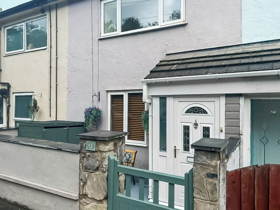 Master bedroom with ensuite | Ayr Cottage, Prestatyn