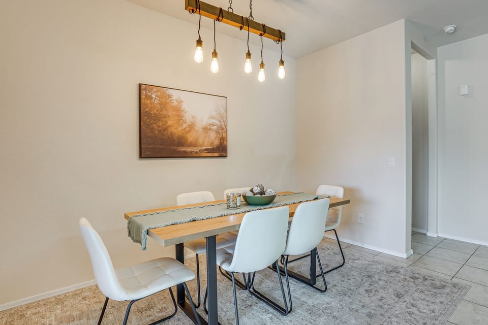 Dining Area | Dishes & Flatware Provided