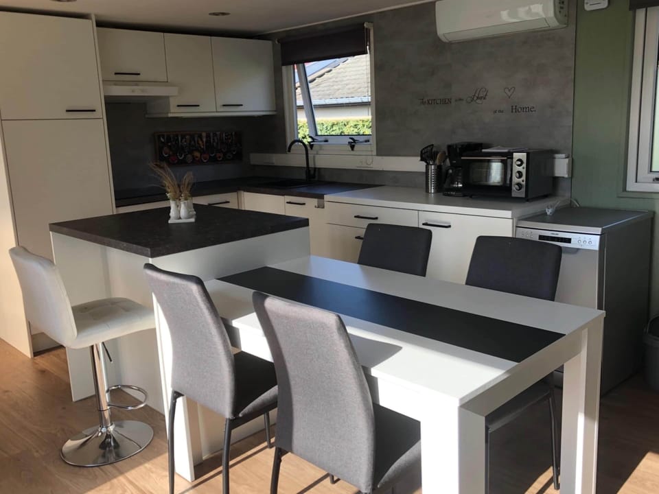 House | Dining