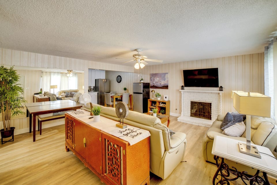 Living Room | Smart TV
