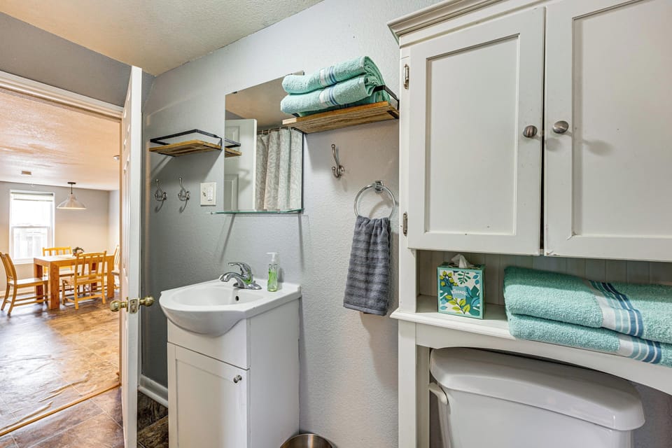 Full Bathroom