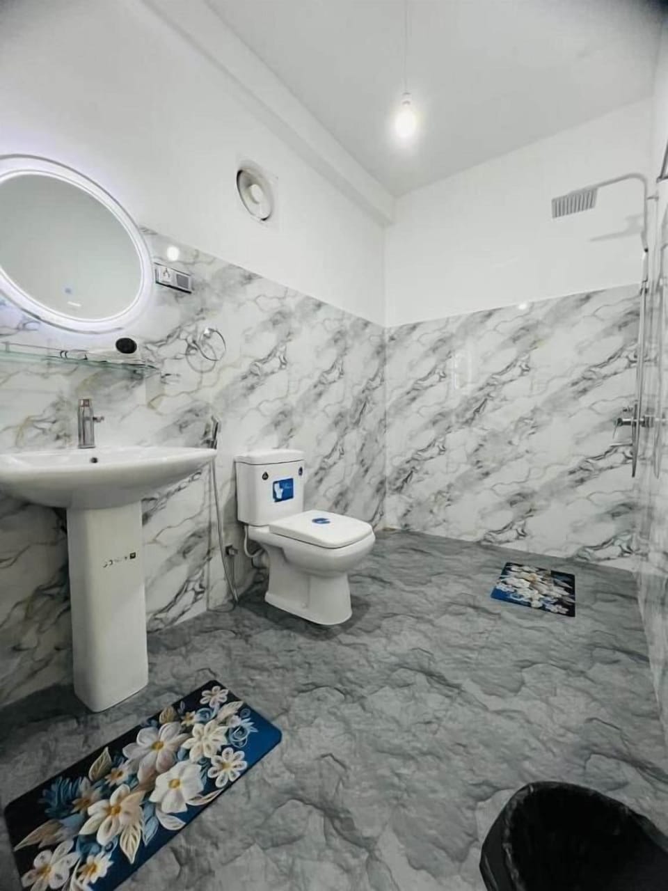 Deluxe Double Room, Balcony, Mountain View | Bathroom