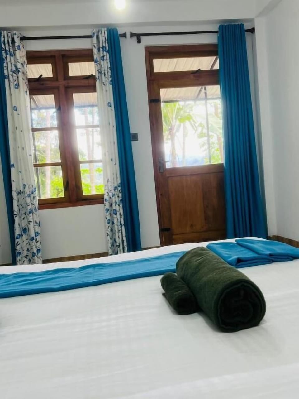 Deluxe Double Room, Balcony, Mountain View | Free WiFi