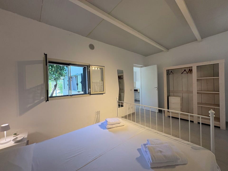 Autumn, Bedroom, Spring, Summer