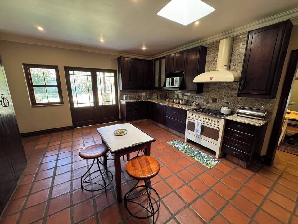 House, 5 Bedrooms, Patio | Interior