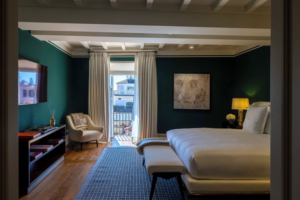 Apartment, 2 Bedrooms | Minibar (free items), in-room safe, desk, WiFi (free)