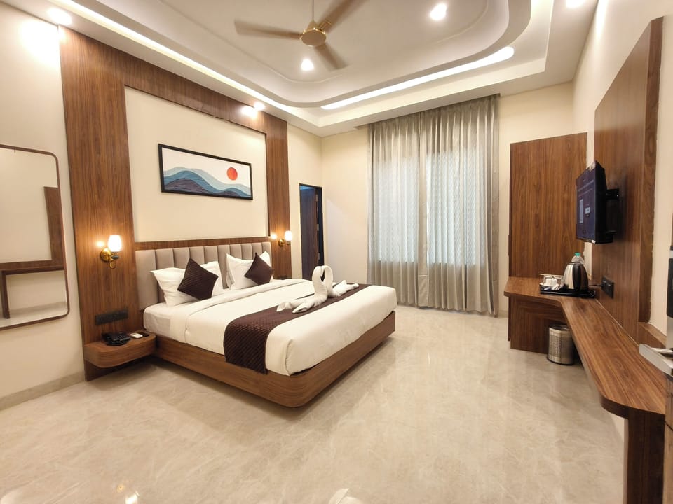 Deluxe Double Room, City View