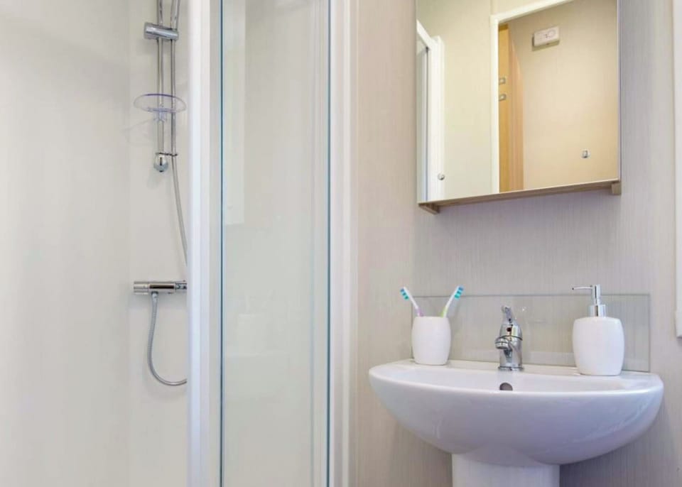Shower, Bathroom, House