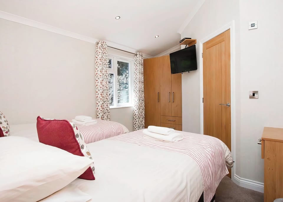 Bedroom, Bed, House
