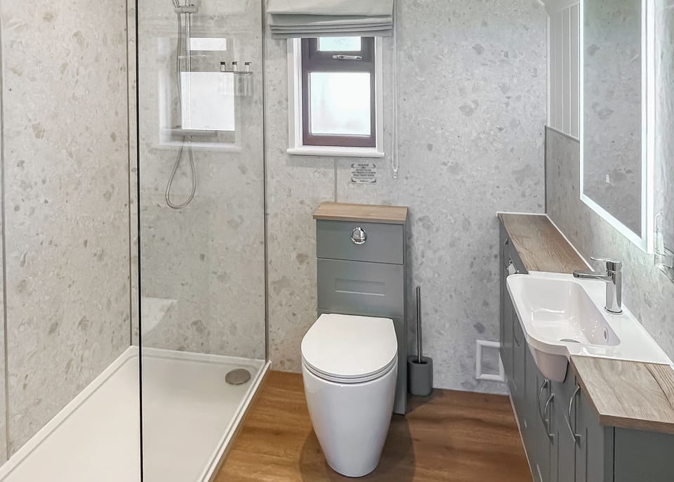 Shower, Bathroom, Toilet, House
