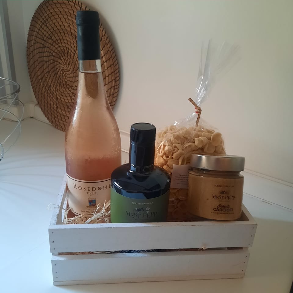 Comfort Condo, 1 Bedroom, Patio, Garden View | Food and drink