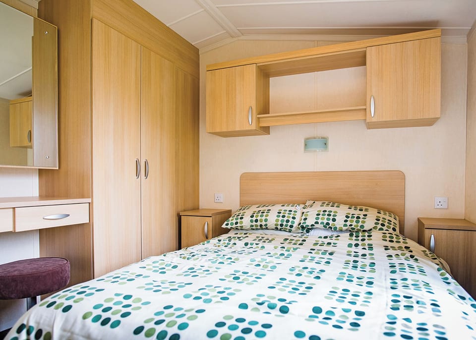 Bedroom, Bed, House