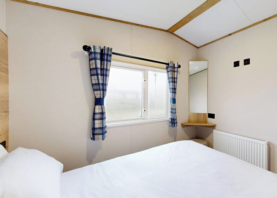 Bedroom, Bed, House