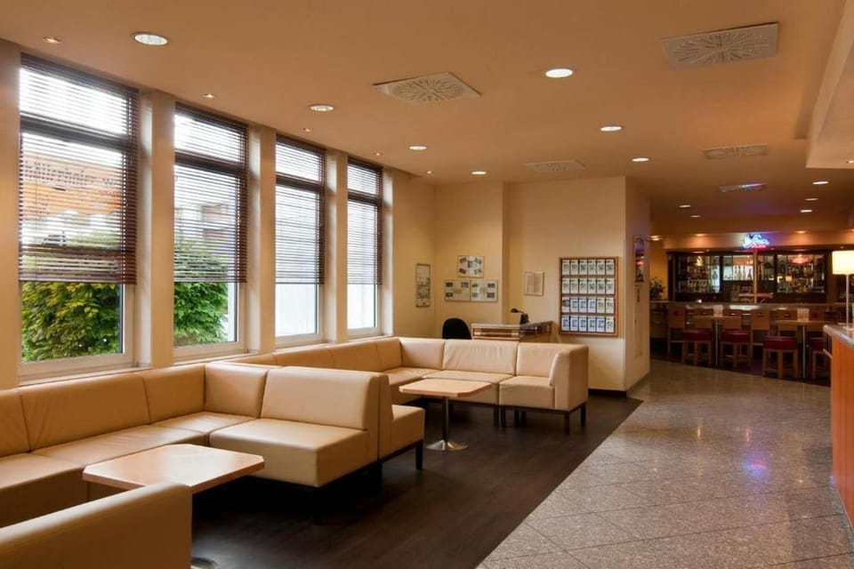 Entrance / Reception