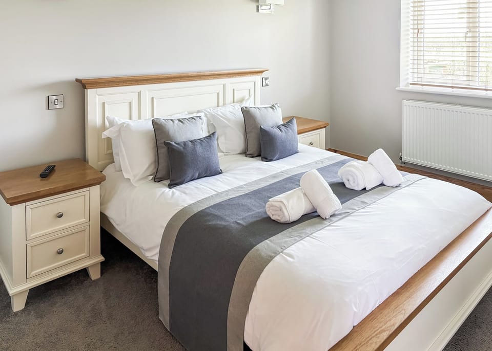 Bedroom, Bed, House