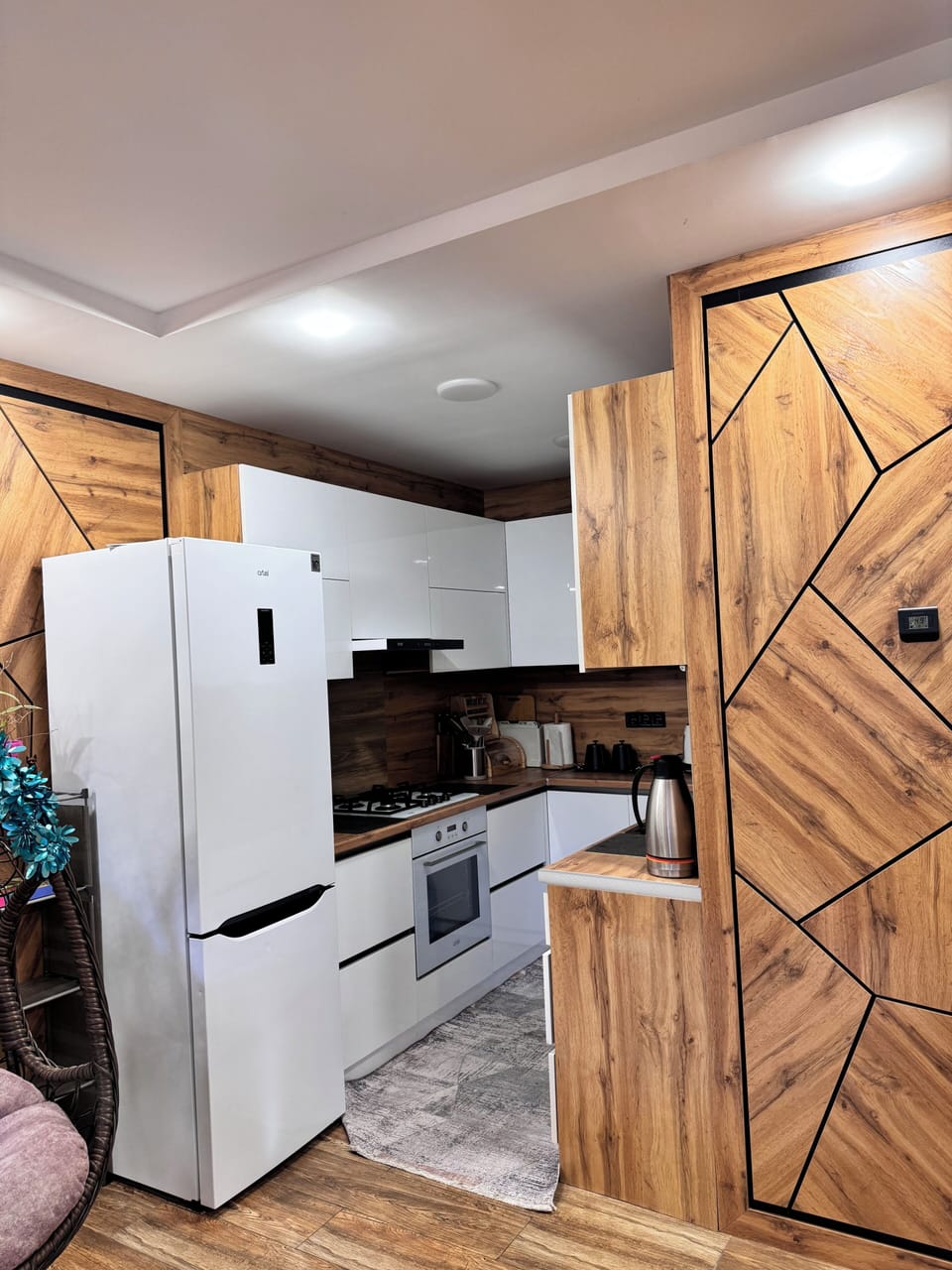Shared fridge, shared microwave