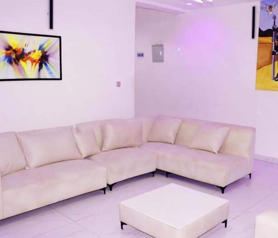 Deluxe Apartment, Balcony, City View | Living area