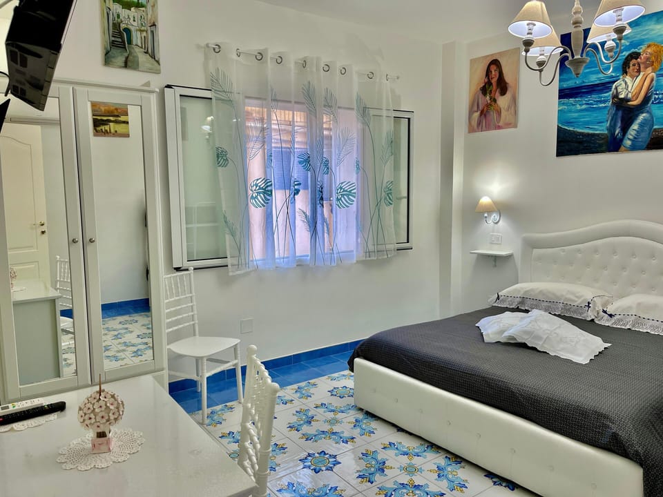 Down comforters, individually furnished, desk, free WiFi
