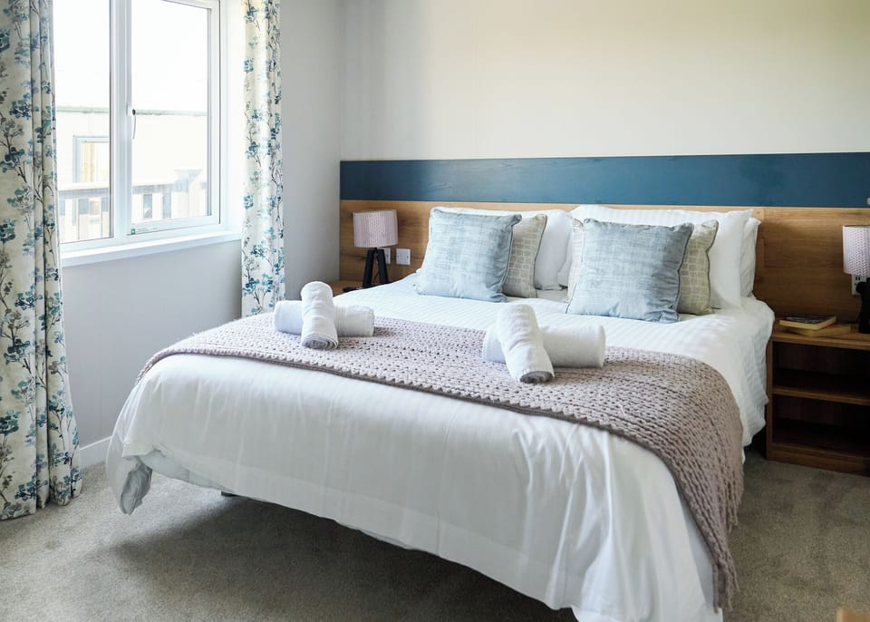 Bedroom, Bed, House