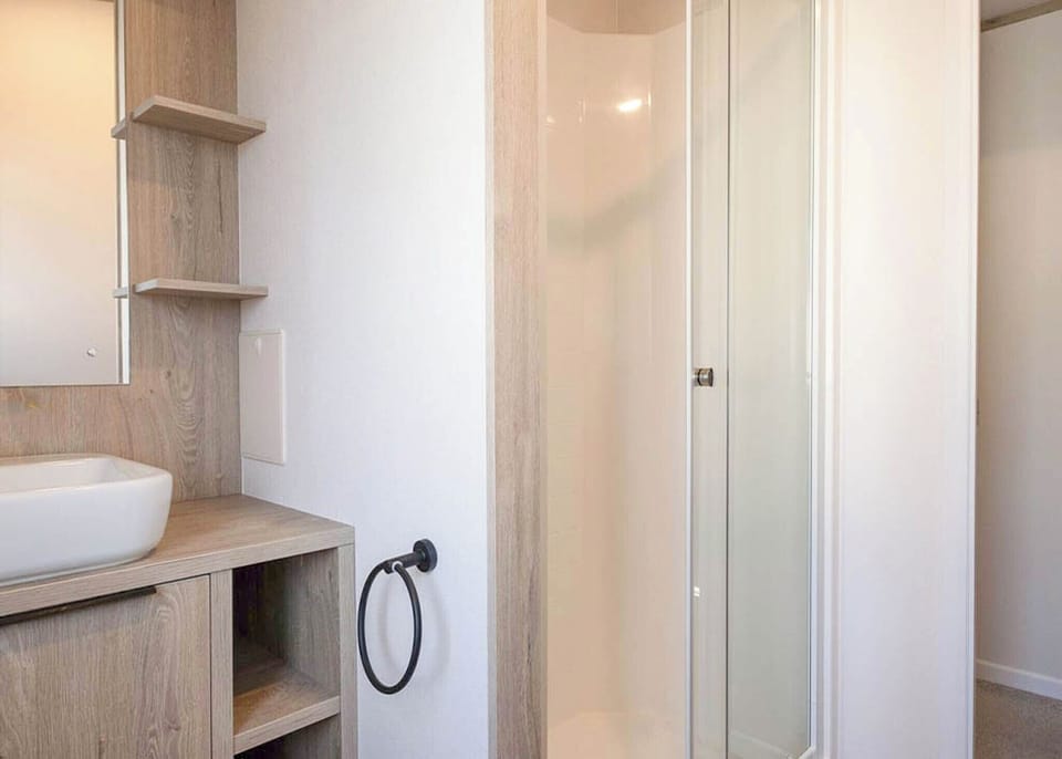 Shower, Bathroom, House