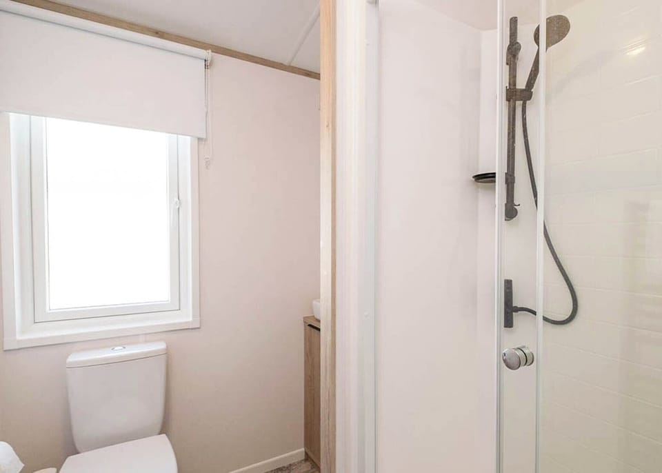 Shower, Bathroom, Toilet, House