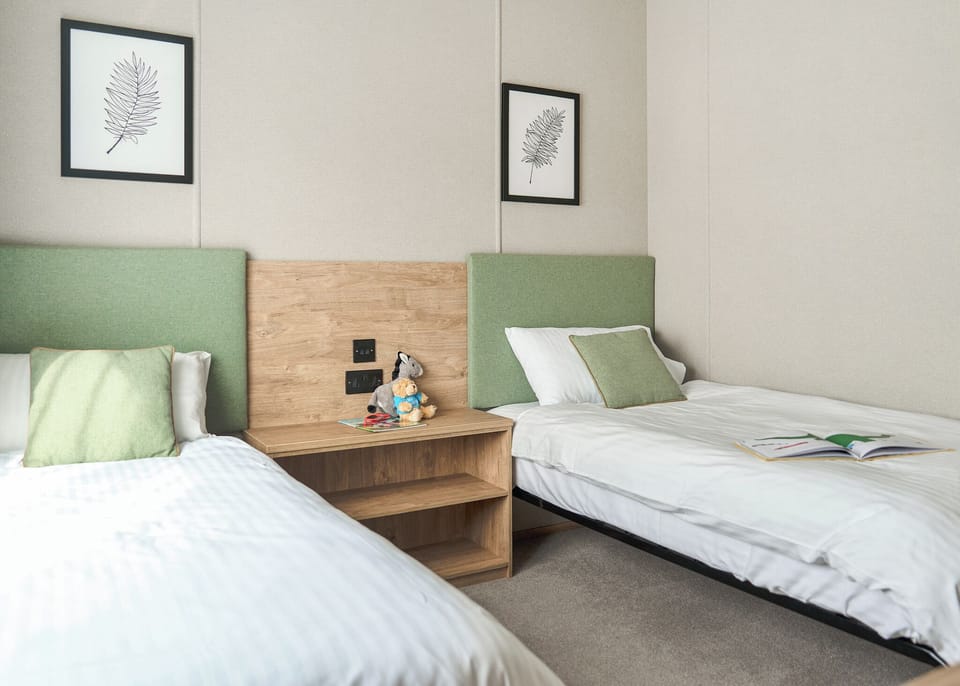 Bedroom, Bed, House