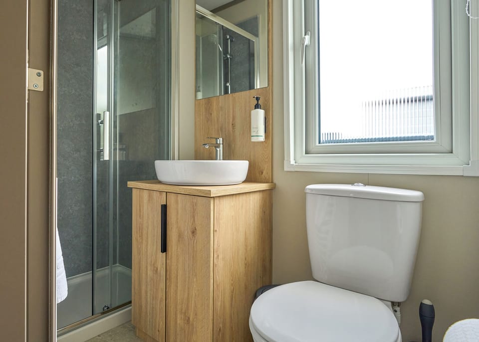 Shower, Bathroom, Toilet, House