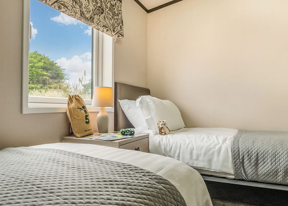 Bedroom, Bed, House