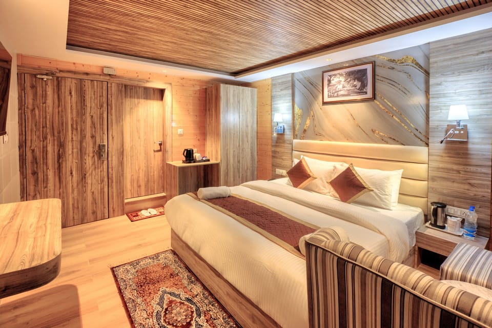 Deluxe Room, Balcony, Valley View | Premium bedding, iron/ironing board, rollaway beds, free WiFi