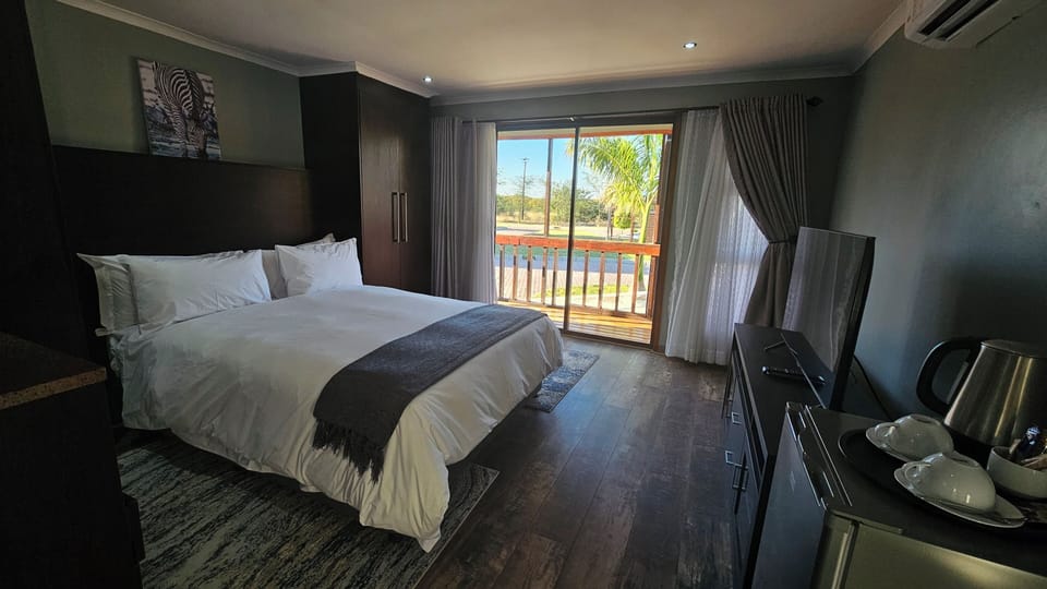 Family Chalet, Garden View | Desk, laptop workspace, iron/ironing board, free WiFi