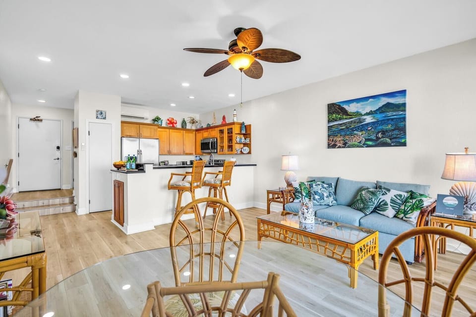 The open floor plan creates the perfect setting to enjoy each other's company NAP-B42