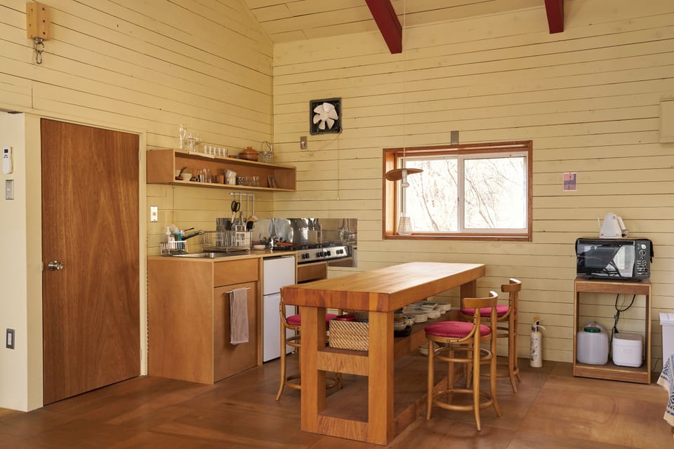 House, Kitchen, Garden View | Private kitchen | Full-size fridge, microwave, oven, stovetop