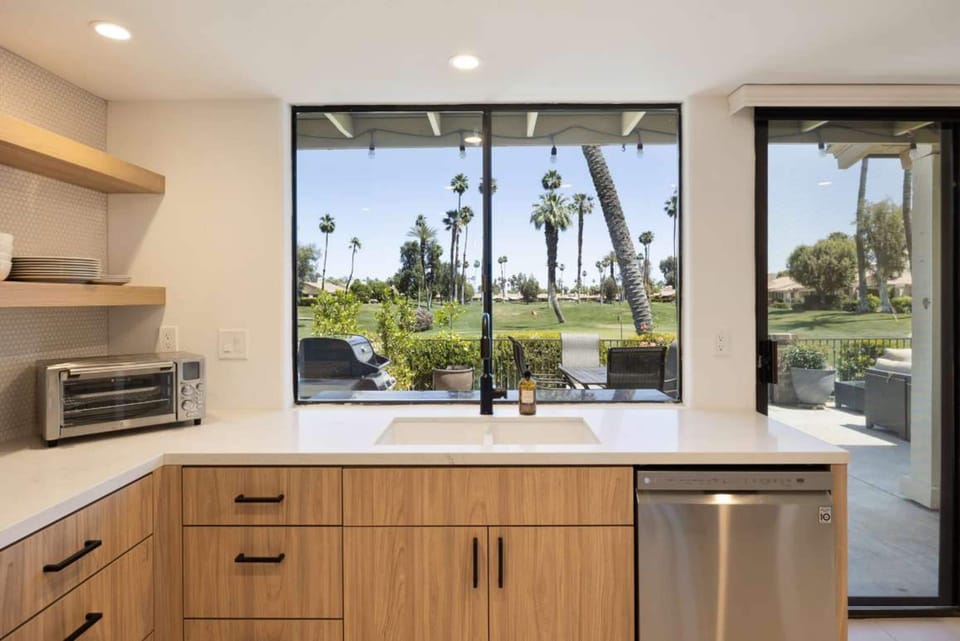 House | 3 bedrooms, high-speed internet