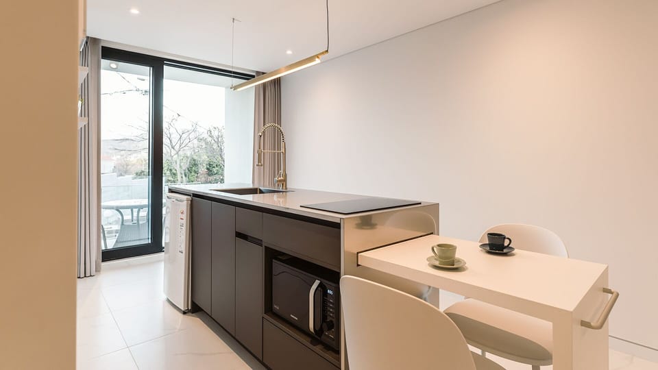 Fridge, microwave, stovetop, electric kettle