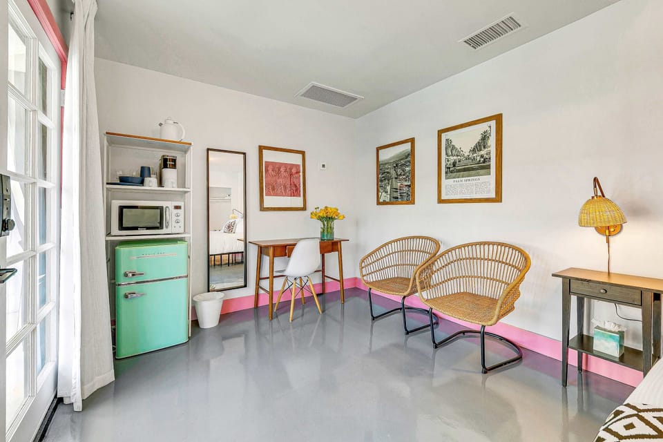 House | 23 bedrooms, Internet