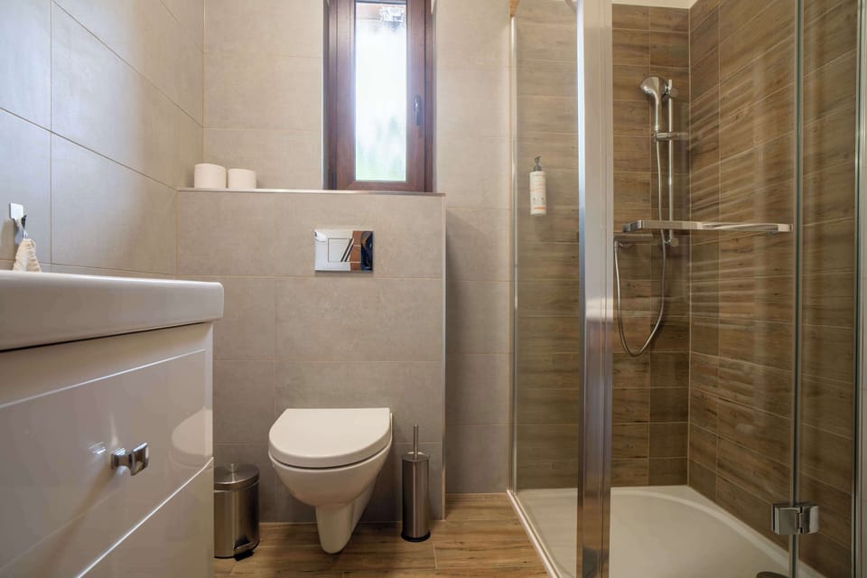 Apartment, Balcony | Bathroom