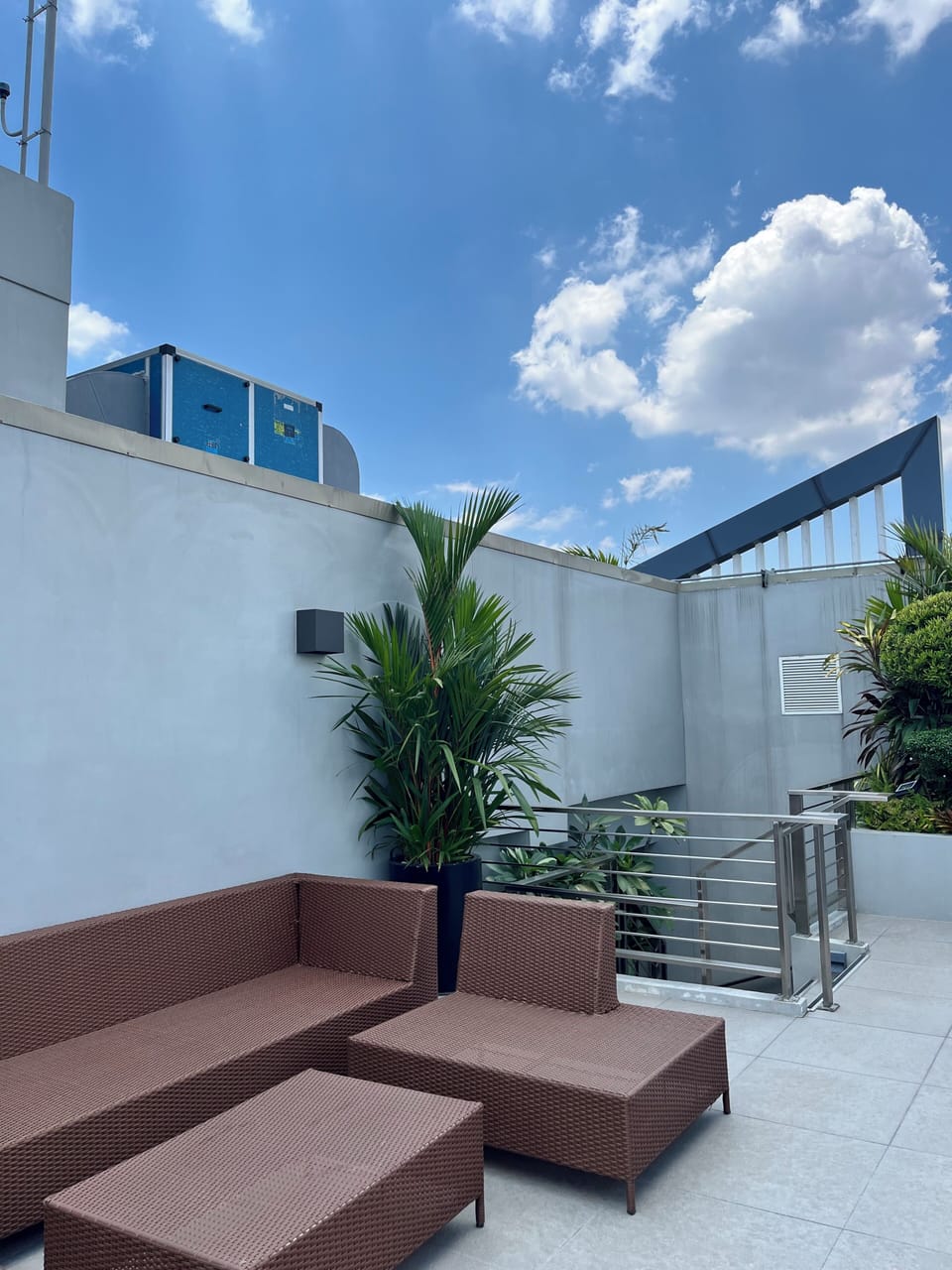 Comfort Studio Suite, City View | Property grounds