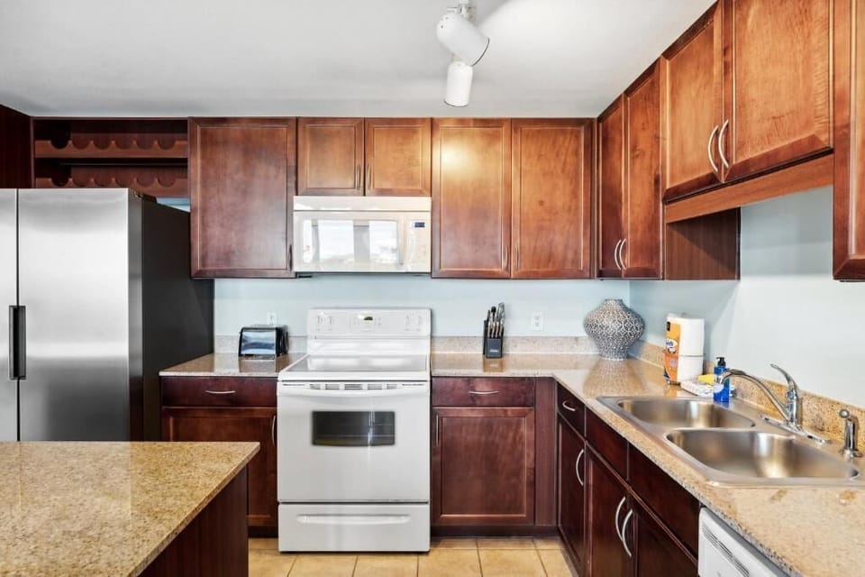 Full Kitchen