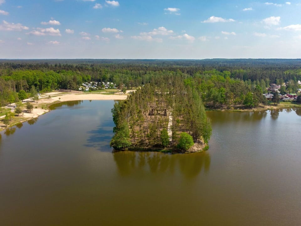 Water Resources, Water, Body Of Water, Tree, Natural Environment, Nature, Waterway, Natural Landscape, Bank, Watercourse