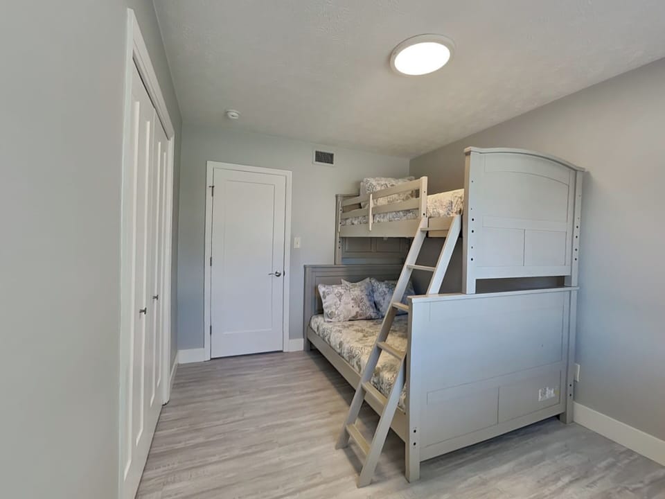 Fifth Bedroom - Twin/Full Bunk Bed + Smart TV