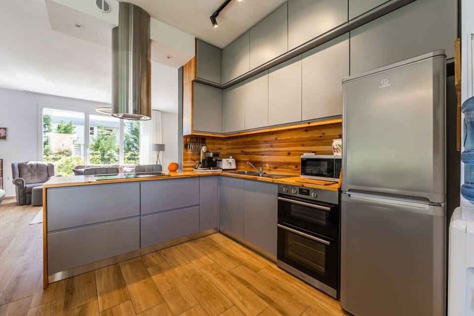 Fully-equipped kitchen