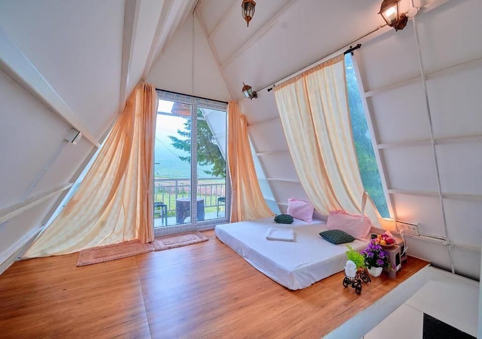 Villa, Balcony, Mountain View | Desk, free WiFi, bed sheets