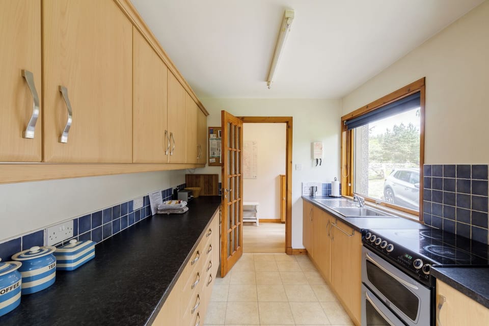 Large, well equipped kitchen