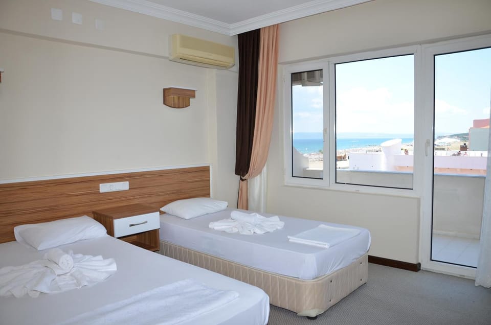 Premium bedding, minibar, soundproofing, WiFi (free)