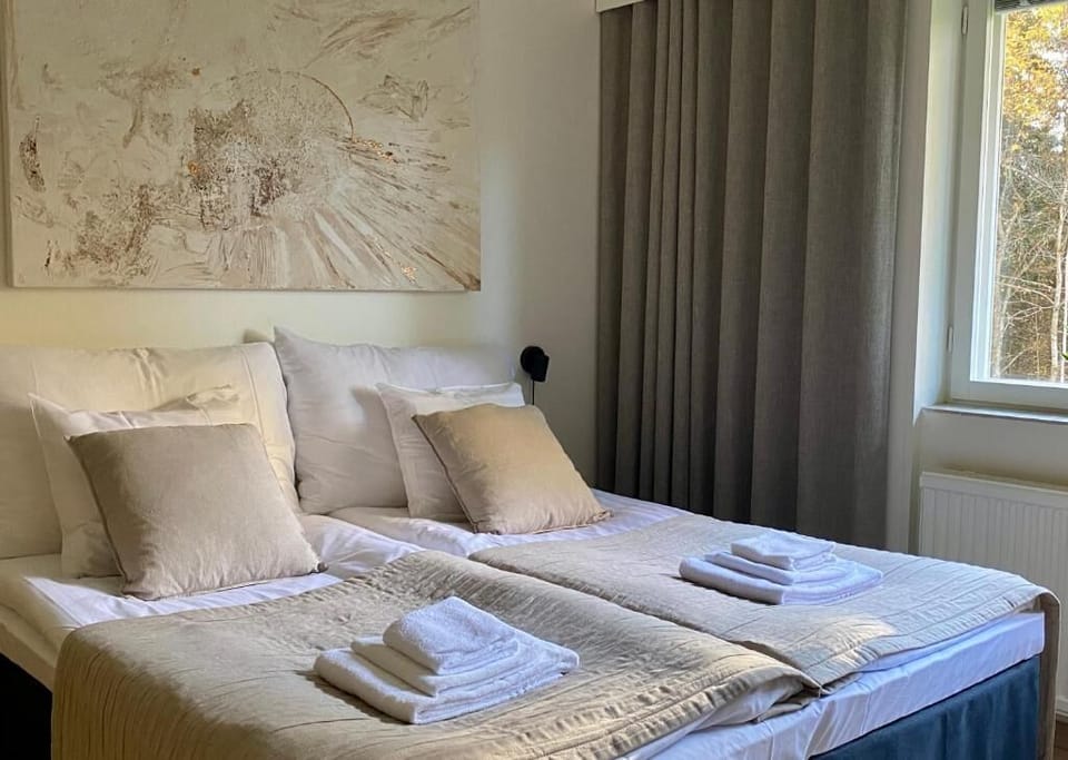 Deluxe Double Room, Garden View | Desk, laptop workspace, soundproofing, free WiFi