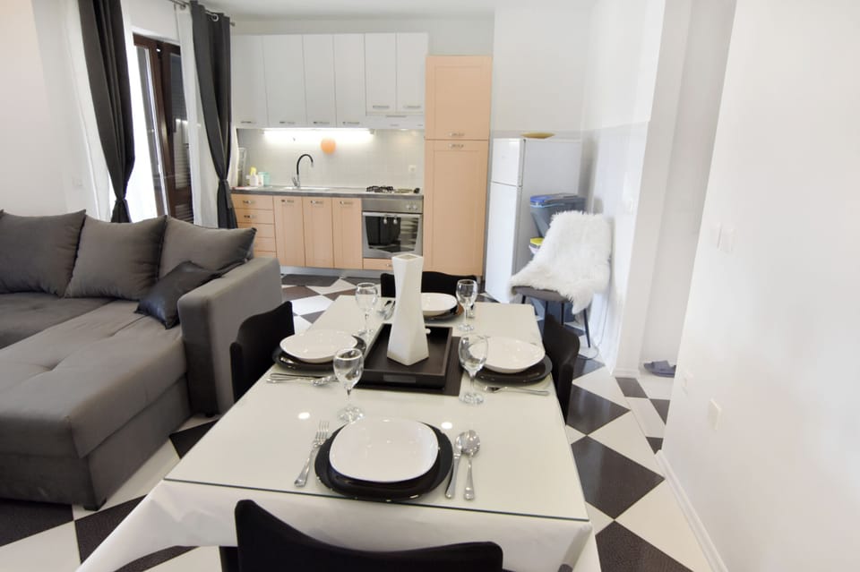 Apartment, 1 Bedroom, Terrace | Living room