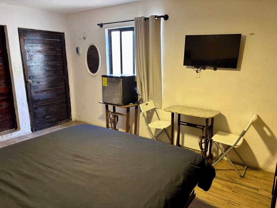 Classic Double or Twin Room | Desk, laptop workspace, WiFi (free)